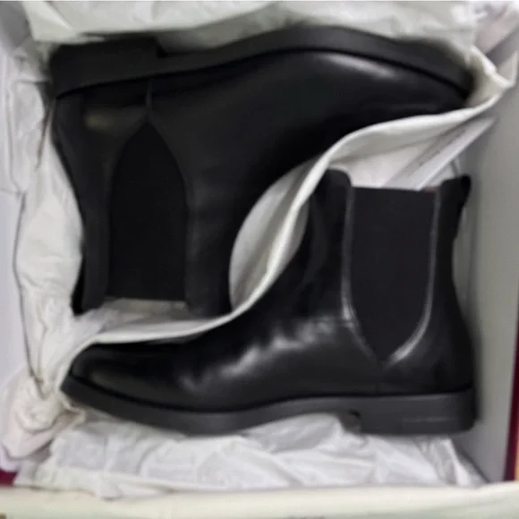 Salvatore Ferragamo Tom Black Leather boots - Picture 8 of 11